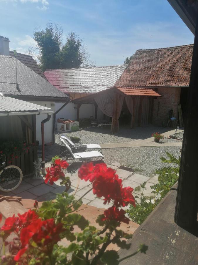 Casa Huber Hotel Karcfalva Kültér fotó