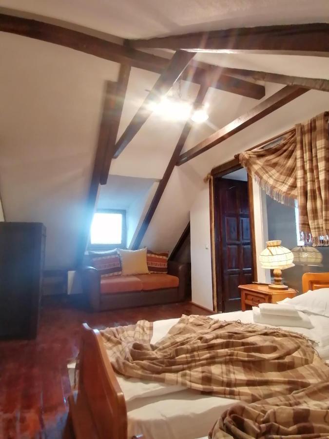 Casa Huber Hotel Karcfalva Kültér fotó