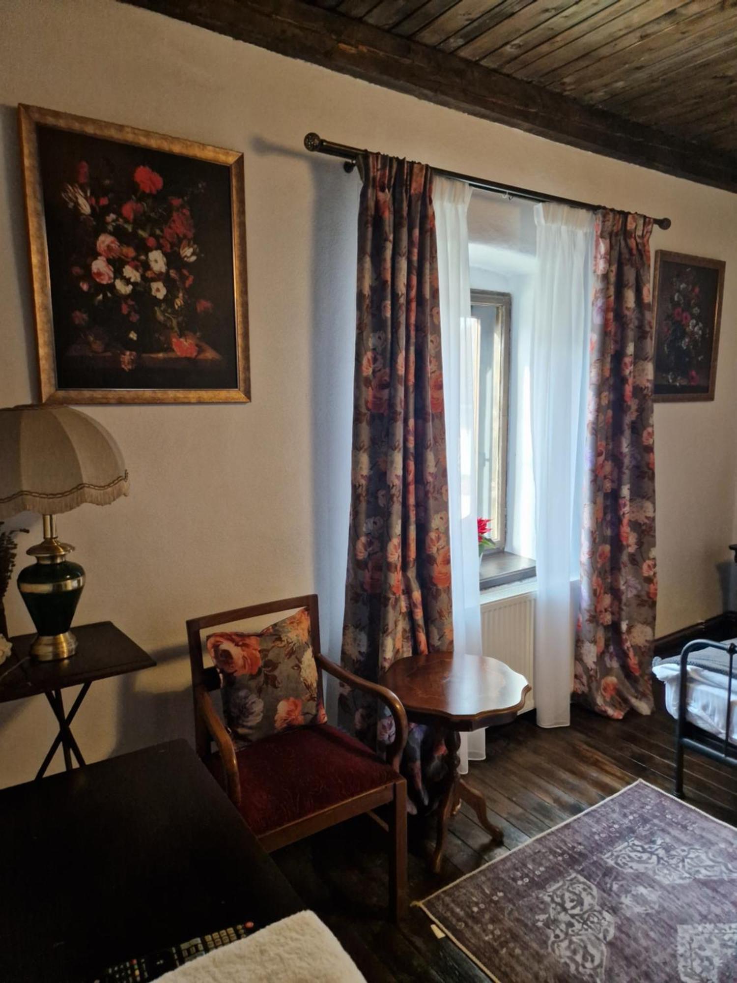 Casa Huber Hotel Karcfalva Szoba fotó
