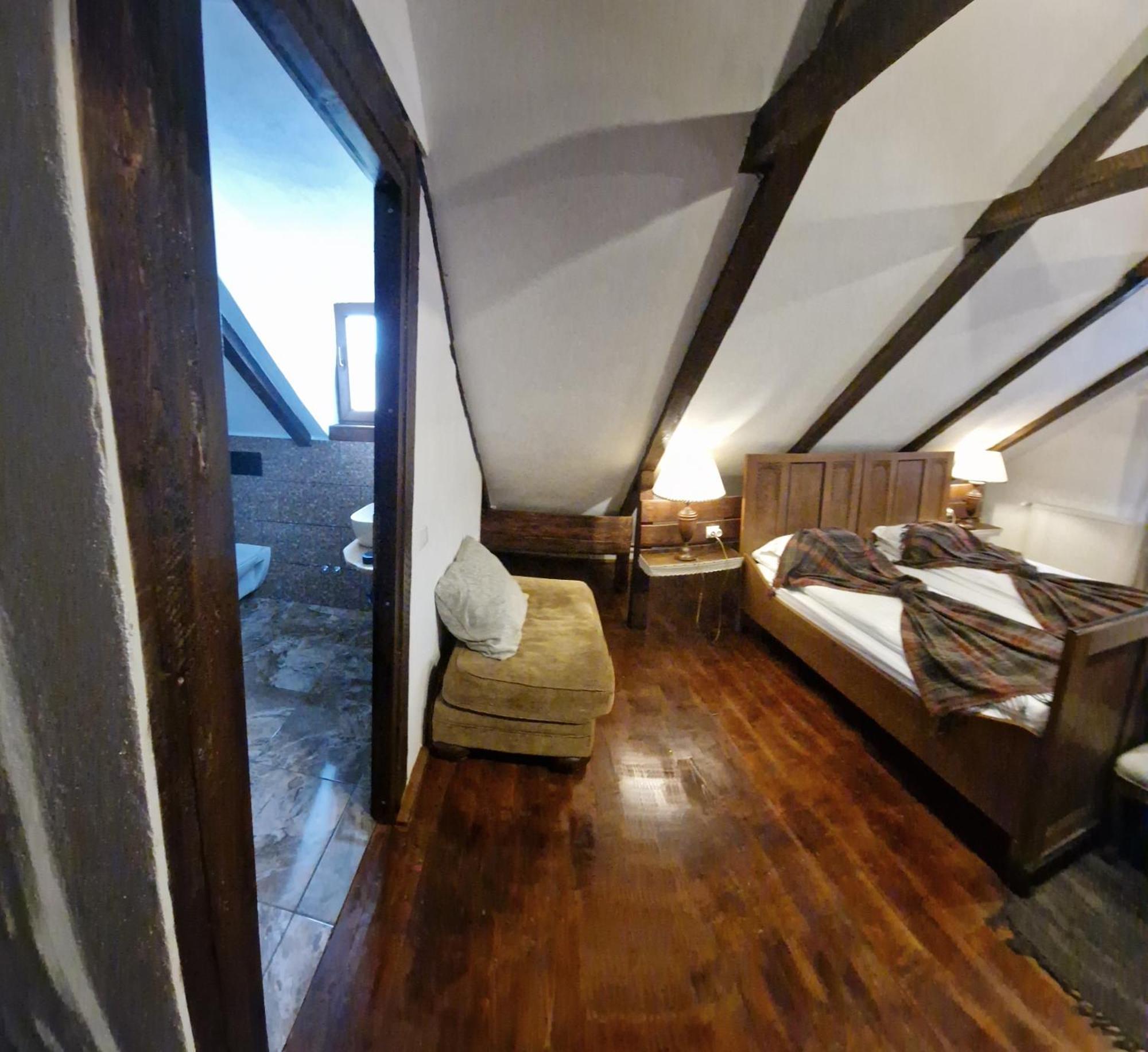 Casa Huber Hotel Karcfalva Szoba fotó